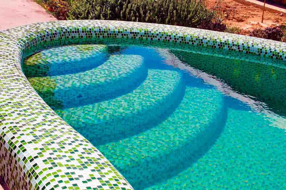 کاشی استخری سبز؛ مینیاتوری صاف برجسته عدم جذب آب ثبات رنگ tile