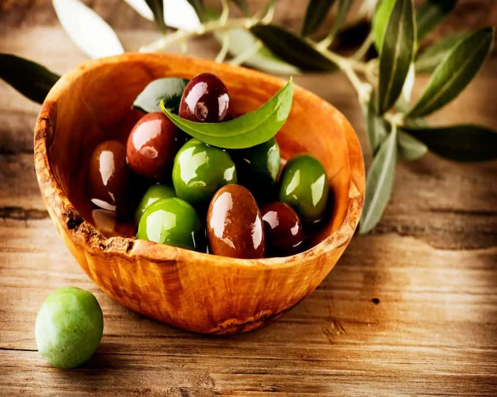 زیتون تک نفره سبزدشت؛ خام شور ترش پرورده تایید بهداشتی 100 گرم