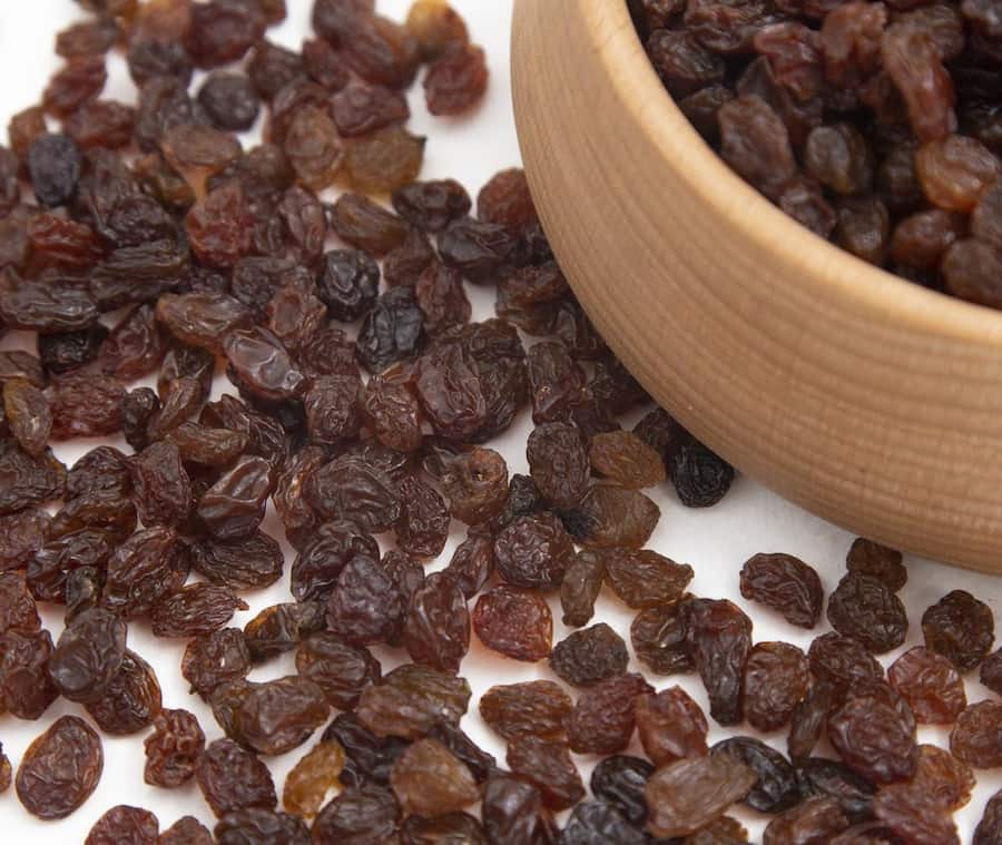 کشمش پلویی صداقت؛ تیزابی آفتابی 3 رنگ سیاه سبز زرد