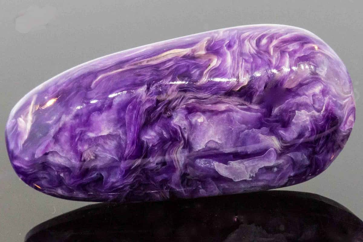 سنگ قیمتی راف؛ لاجوردی سفید قرمز تقویت اراده Rough gemstone