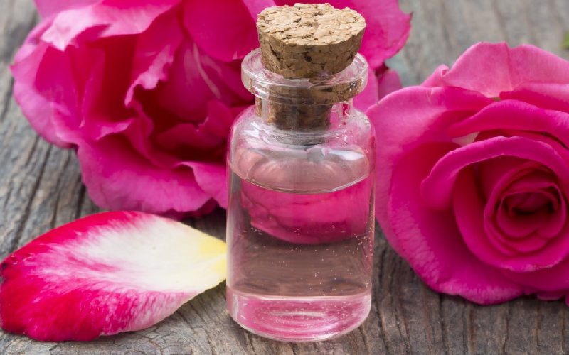 گلاب نارون (عرق گل) شفاف سفید رفع ضعف بی حالی rose