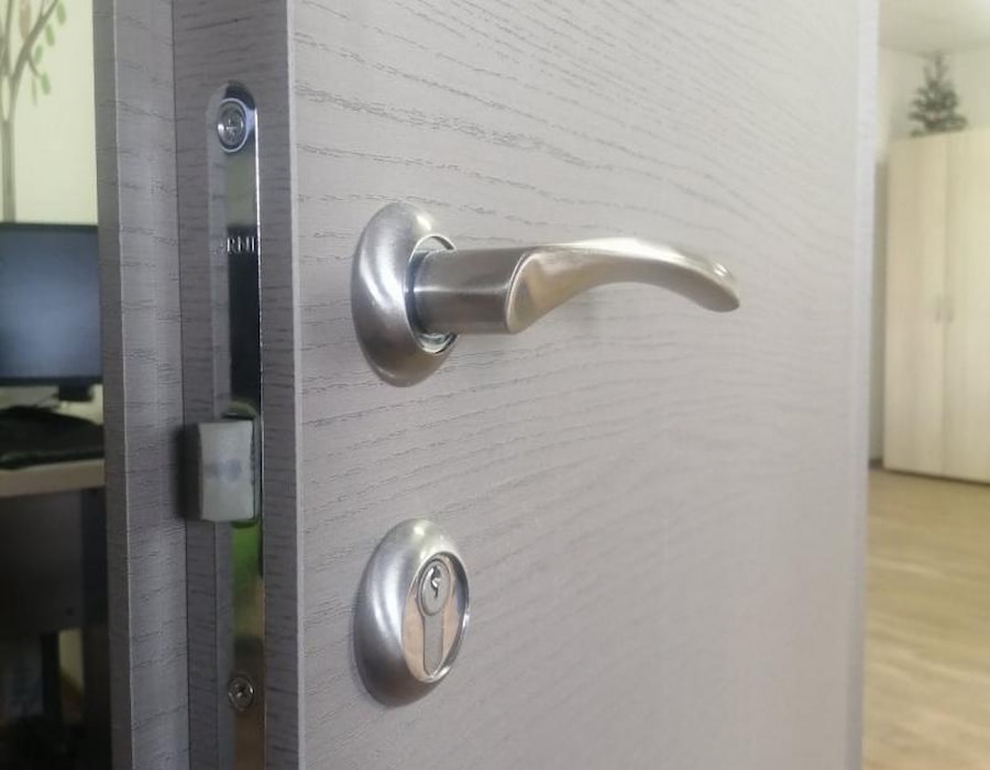 درب ضد سرقت درب حیاط؛ ضدآب بتن پلاستوم فوم روکش فلزی pvc