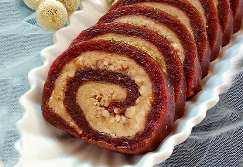 خمیر رولت خرما؛ مراسم مذهبی ماه مبارک رمضان خوشمزه Date roll