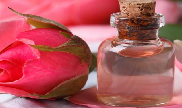 گلاب سنتی تهران؛ دو سه آتیشه پس آب حاوی ویتامین C E