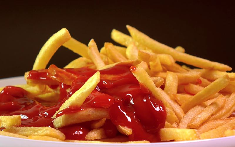 خلال سیب زمینی گوجه ای؛ تقویت بدن حاوی فیبر ویتامین C B6