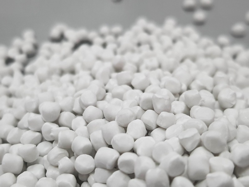 مستربچ شفاف کننده؛ چند کاره افزودنی 2 رنگ سبز سفید