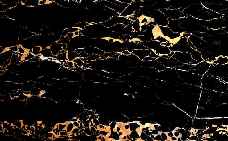 سرامیک کف مشکی طلایی؛ رگه ای برجسته مناسب آشپزخانه پذیرایی حیاط