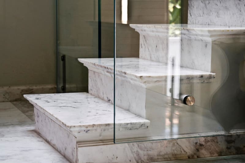 سرامیک راه پله ایفا؛ ساده حاشیه دار 3 رنگ طوسی طلایی مشکی