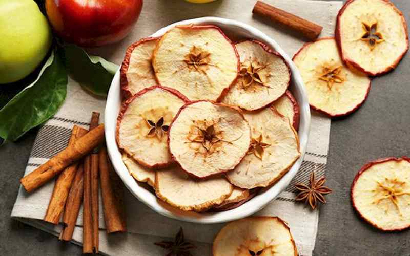 سیب خشک دارچینی؛ بافت لطیف منعطف خاصیت درمانی طبع گرم