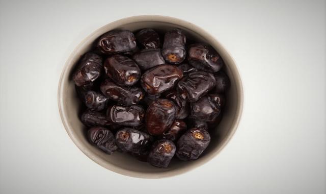 خرما سه کیلویی؛ زاهدی مضافتی پیارم استعمران 2 ماده مغذی پتاسیم Iron