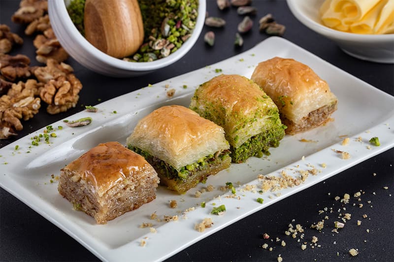 شیرینی پسته خندان؛ عصرانه پذیرایی بسته بندی (500 900 1000) گرمی