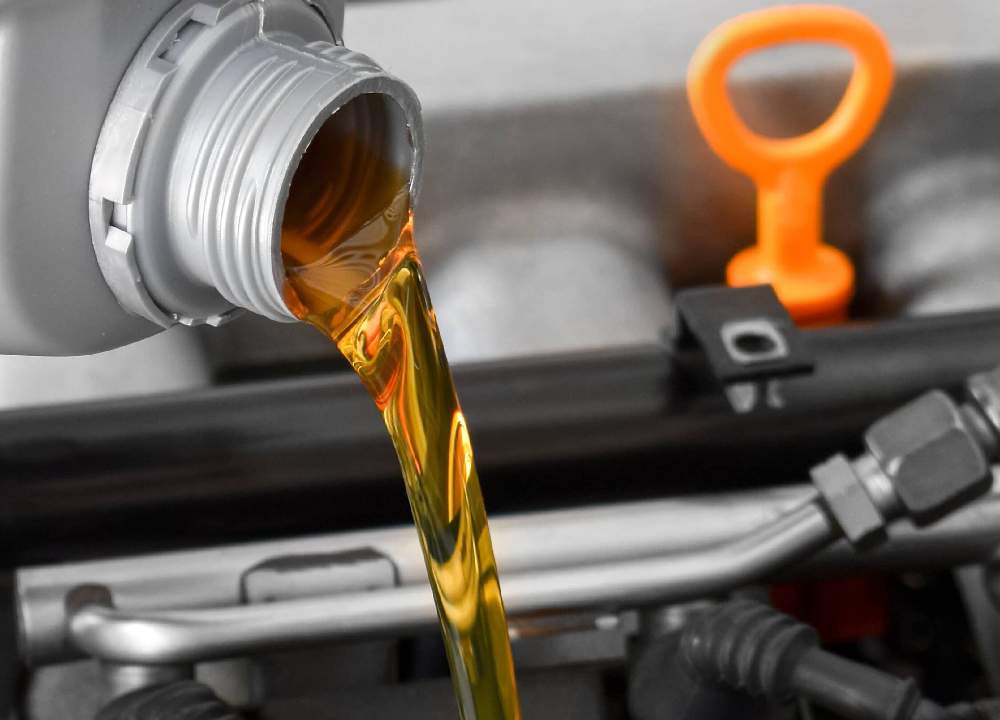 روغن موتور عمده تهران؛ فلزی پلاستیکی 2 کاربرد (روانکاری قطعات کاهش اصطحلاک)