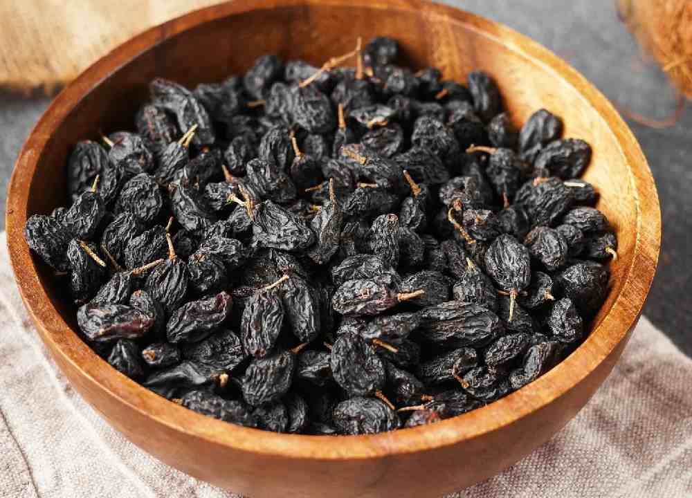 کشمش مویز با هسته؛ انگور شانی درمان سرما خوردگی حاوی کلسیم iron