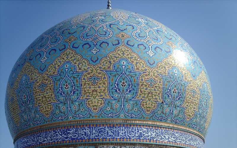 کاشی گنبد؛ اشکال هندسی سفید آبی مقاوم باران برف آفتاب