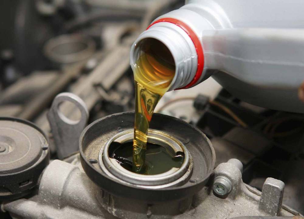 روغن موتور عمده کرج؛ خالص چگالی بالا غلظت مناسب رنگ شفاف