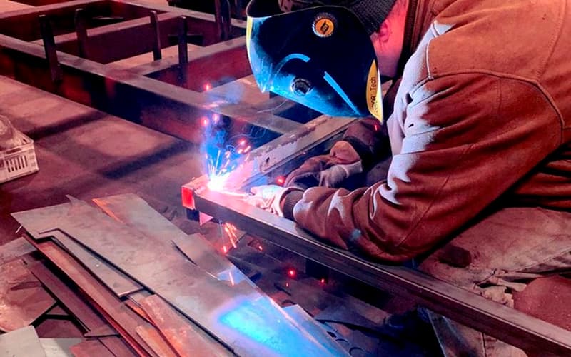 دستگاه پیچ جوش جوشا؛ مناسب جوشکاری الکتریکی احتراقی 70 کیلوگرم