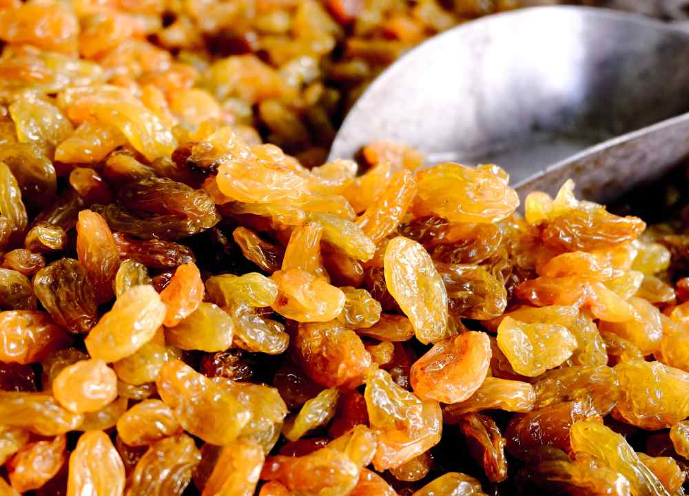 کشمش و فشار خون؛ سبز قهوه ای زرد 3 نوع آفتابی سایه خشک تیزابی