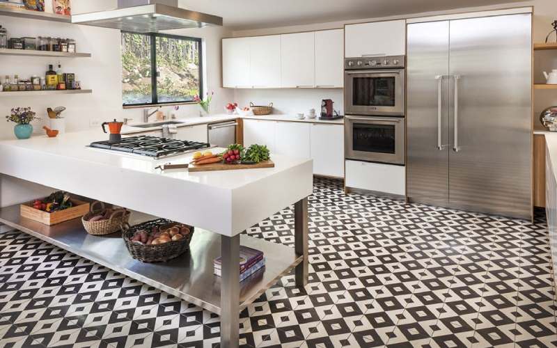 کاشی یزد امروز؛ ابروباد گلدار ساده برجسته مناسب کف دیواره