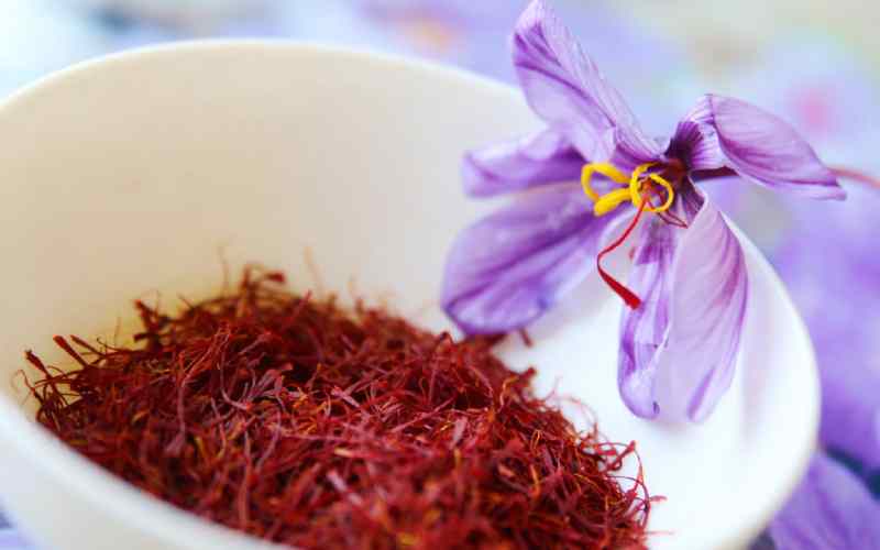 زعفران سحرخیز سه مثقالی (طلای سرخ) متعادل شدن فشار خون