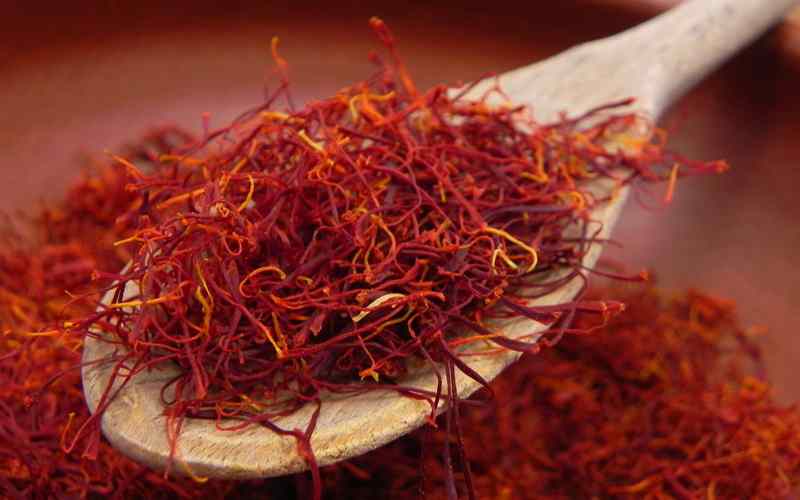 زعفران سحرخیز نیم مثقال؛ کادویی مقوایی دارای پیکروکروسین Saffron