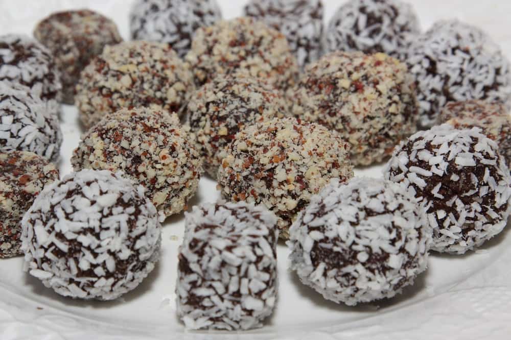 خرما حلوایی اصفهان؛ مجلسی کنجدی رولتی حاوی ویتامین گروه B