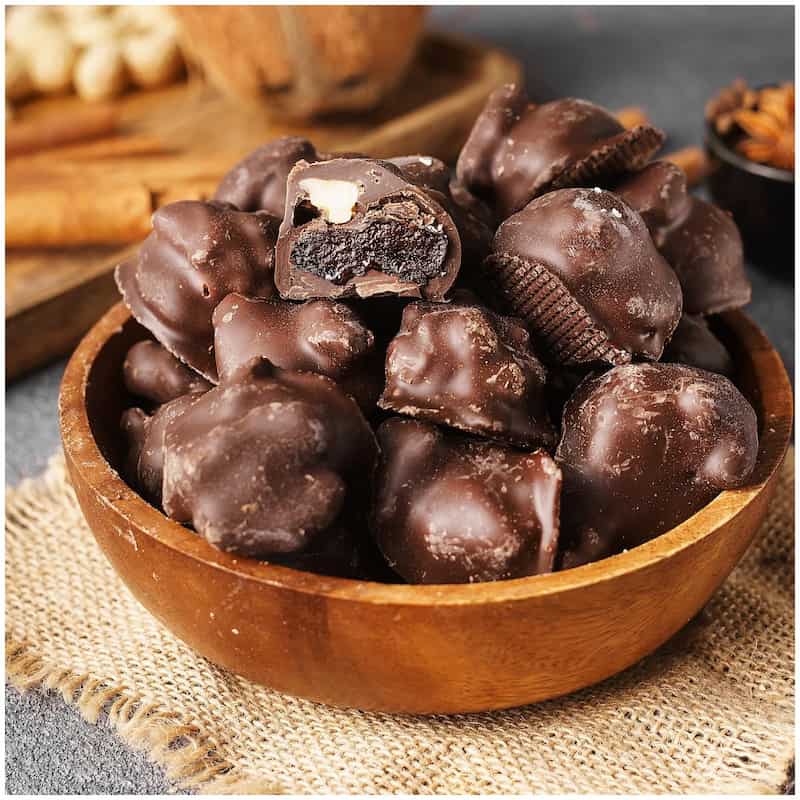 خرما شکلاتی تک نفره؛ پذیرایی مهمان همراه مغزیجات سرشار IRON