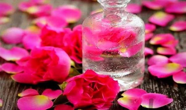 گلاب روی صورت؛ سنتی صنعتی 2 کاربرد پاکسازی جوانسازی پوست