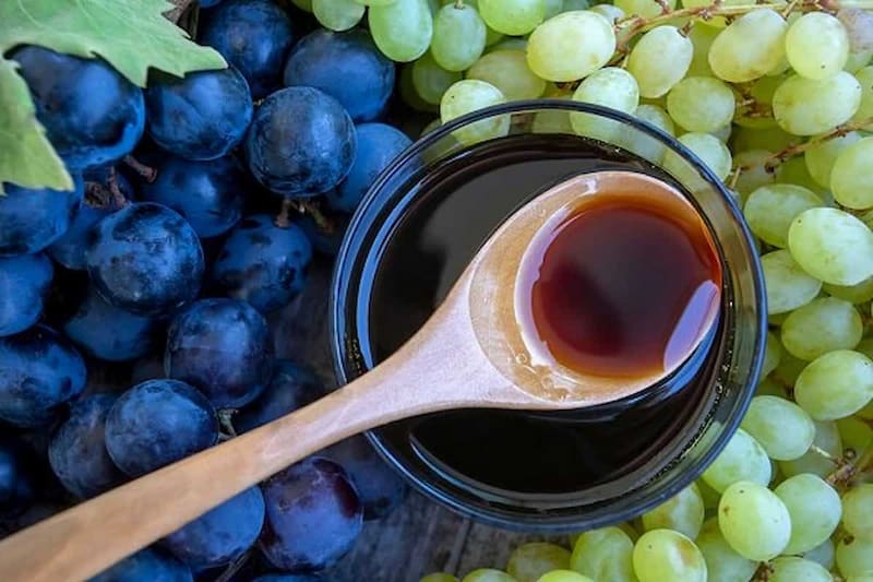 شیره انگور روشن (دوشاب) ارگانیک بسته بندی کیلویی رقیق کننده طبع گرم