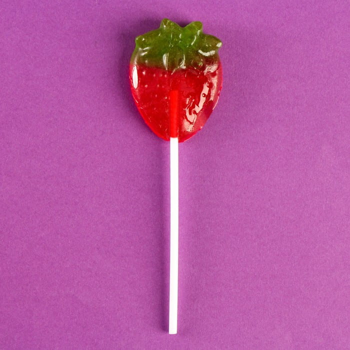 آبنبات چوبی یزد؛ ساده دراژه طعم توت فرنگی لیمویی 2 شکل دایره ای کروی