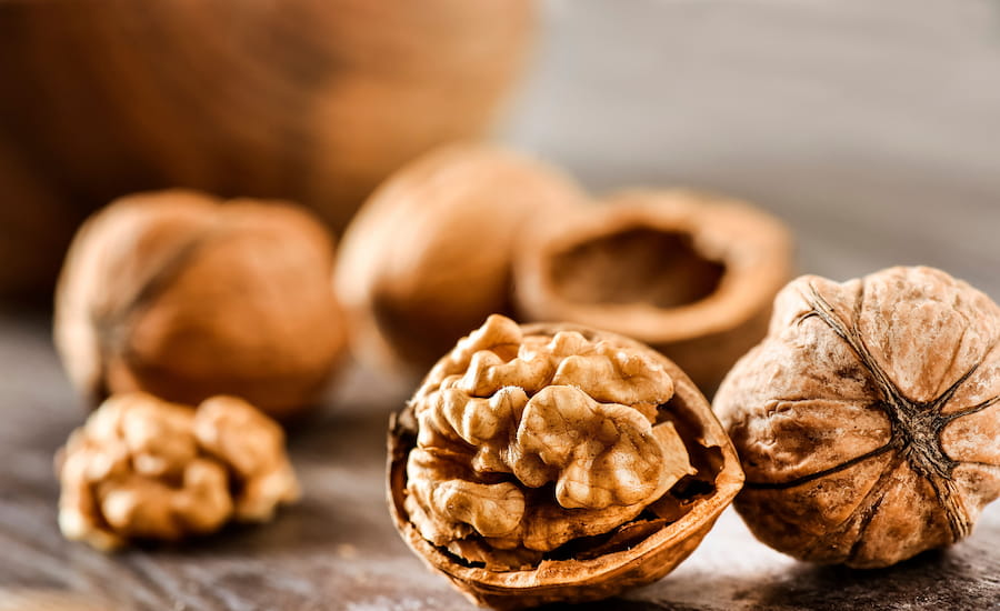 گردو قلیایی یا اسیدی؛ نر ماده سبز 30 متر walnut