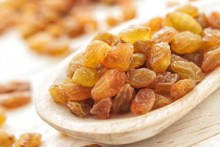 کشمش در اروپا؛ سبز سیاه طبع گرم درمان کم خونی تقویت مو