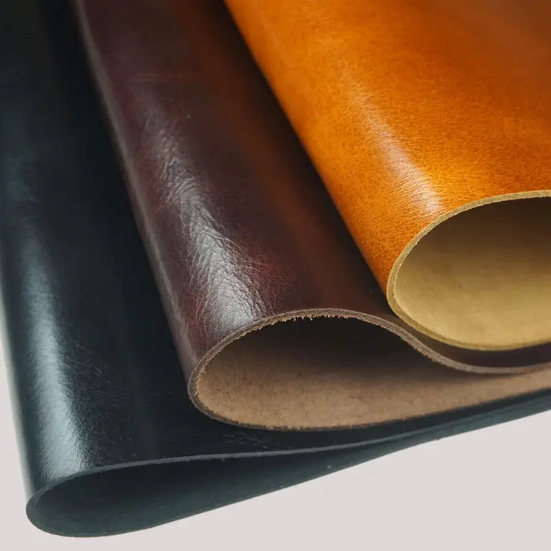 چرم مصنوعی براق؛ بافت ریز 3 کاربرد (کفش کمربند روکش مبل)