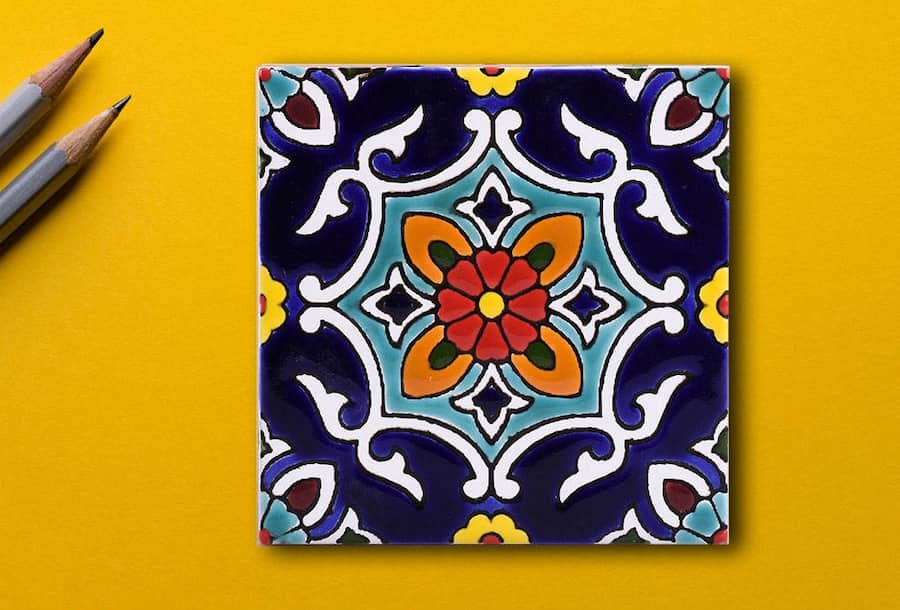 کاشی هفت رنگ اصفهان؛ سیاه سفید لاجوردی زرد فیروزه‌ای ابعاد (15*15) سانت