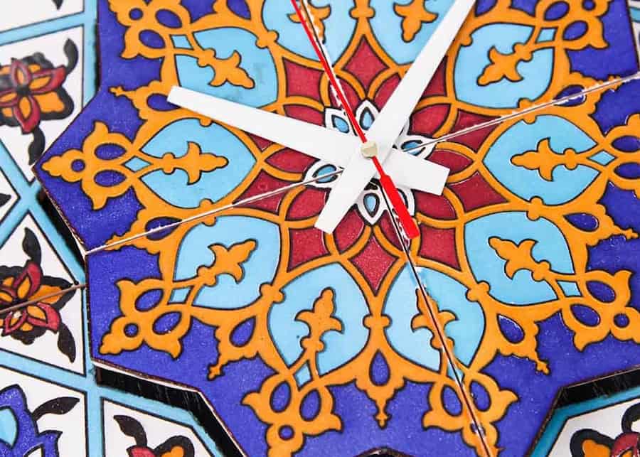 کاشی هفت رنگ شیراز؛ قرمز آبی سبز زرد سفید ابعاد (20*20 15*15)