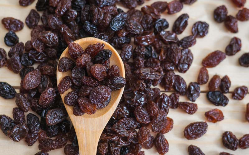 کشمش برای قناری (انگور خشک شده) سبز قهوه ای حاوی منیزیم Calcium