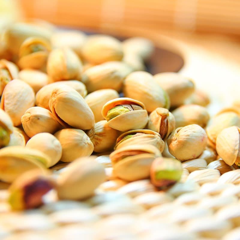 خشکبار برای نوزاد؛ پسته گردو بادام مناسب کودک 4 الی 11 ماهه