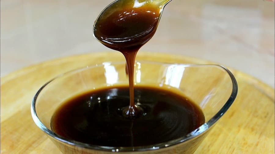 شیره خرما برای زن باردار؛ قهوه ای روشن رقیق حاوی آنتی اکسیدان ویتامین A