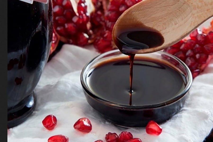 شیره انار در بارداری؛ فولات انرژی زا تصفیه کننده خون سیاه