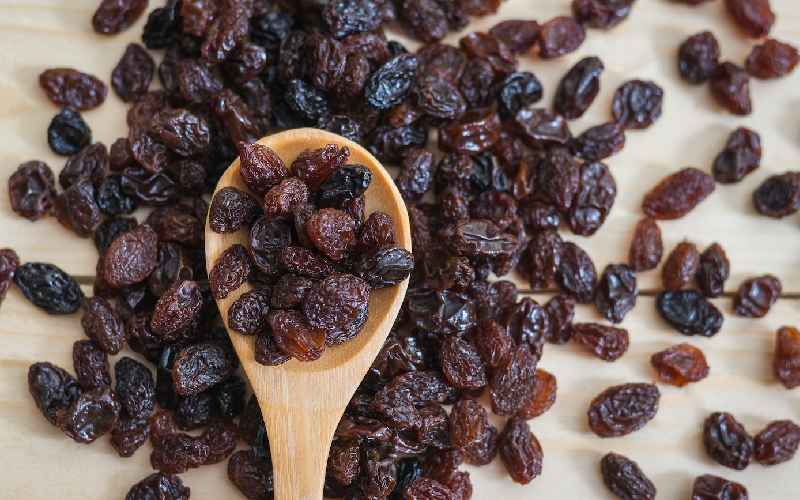 کشمش برای صفرا؛ گوشتی بی دانه 2 نوع تیزابی آفتاب خشک