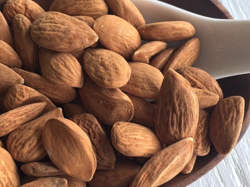 مغز بادام ایوب؛ کارتونی پلاستیکی ضد سرطان حاوی ویتامین A