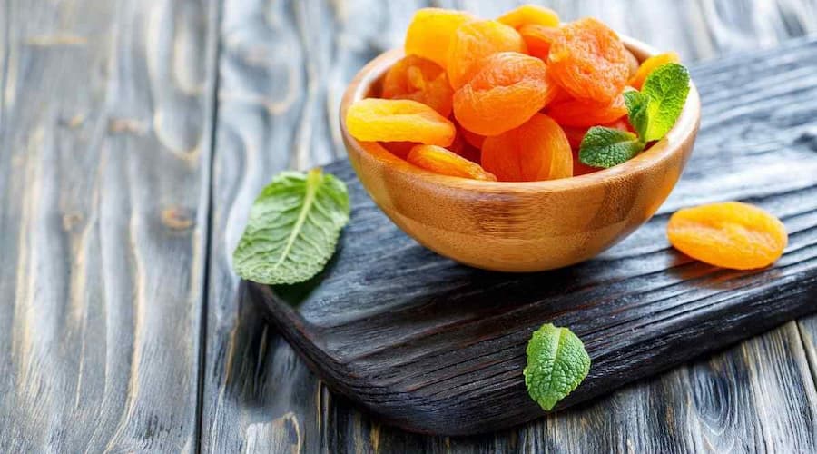 آلو بخارا طب سنتی؛ طبع سرد طعم شیرین درمان یبوست AluBukhara