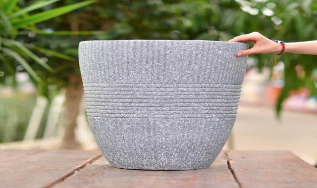 گلدان سفالی یک متری؛ سفید طوسی شیری 3 طرح مستطیلی بیضی گرد