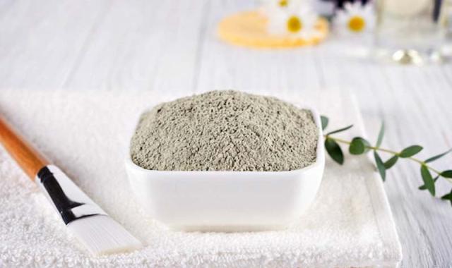 بنتونیت کلسیم‌دار؛ سفید کرمی پودری الک شده حاوی پتاسیم سدیم Calcium