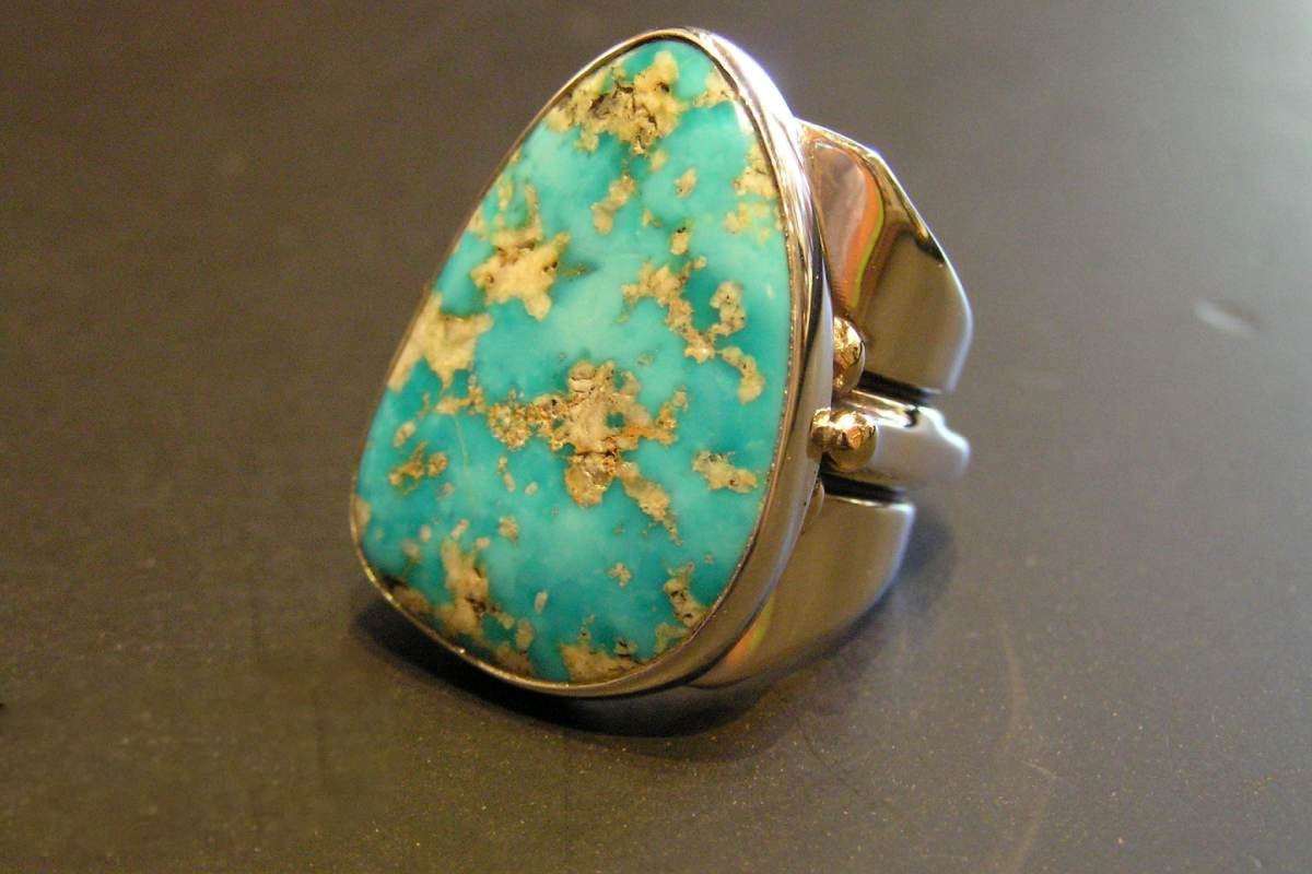 سنگ تزئینی انگشتر؛ فیروزه یاقوت الماس صنعت جواهر سازی Rock