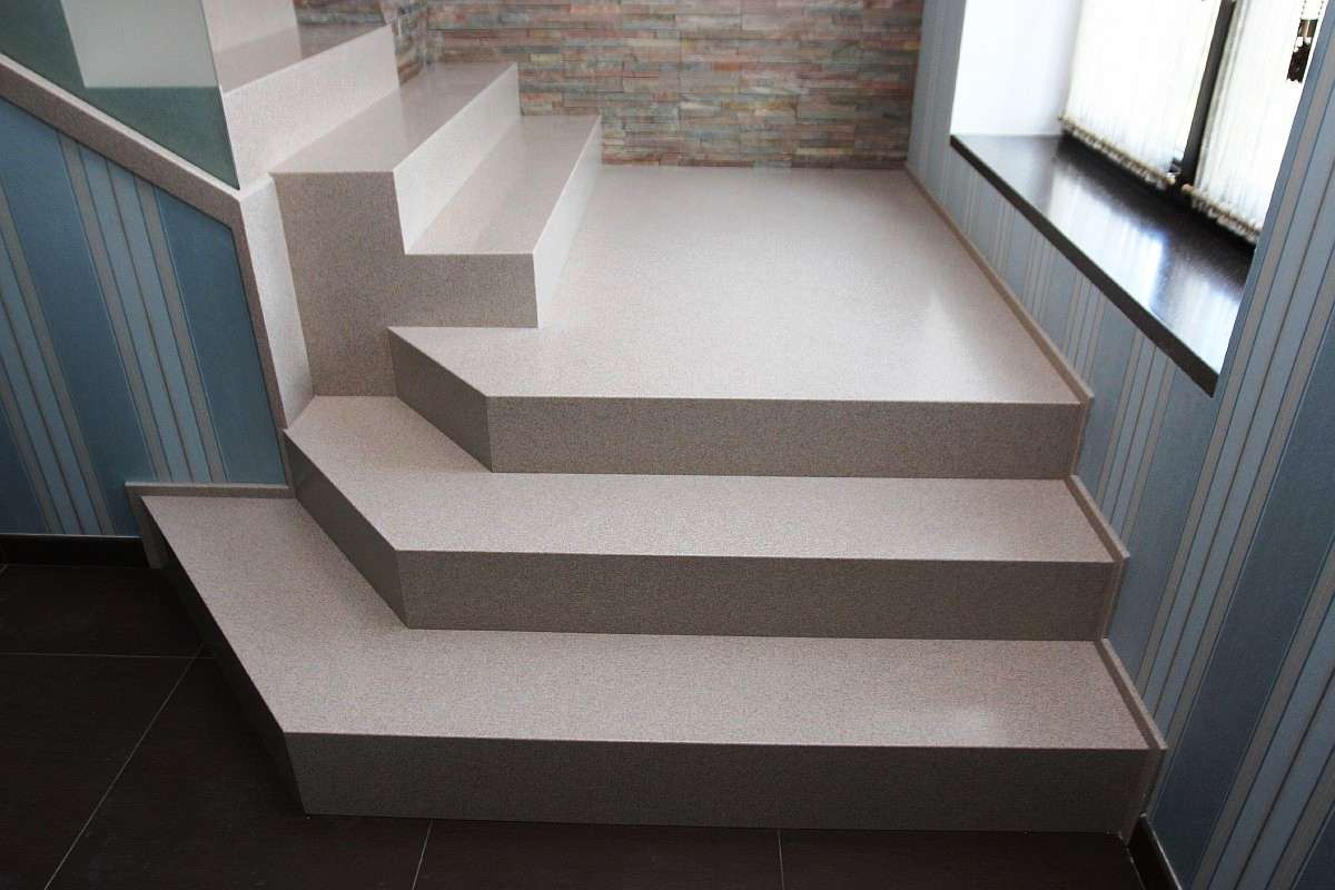 کاشی راه پله؛ ابعاد بزرگ مستحکم مقاوم مختص دکوراسیون منزل tile