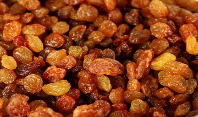 کشمش یزد (انگور خشک) کلسترول پایین ضد التهاب طبع گرم ماده مغذی Protein