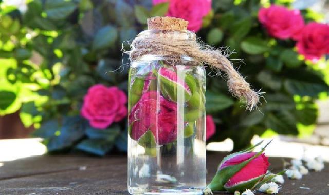 گلاب و تب؛ معطر ضد التهاب حاوی مواد معدنی Vitamin