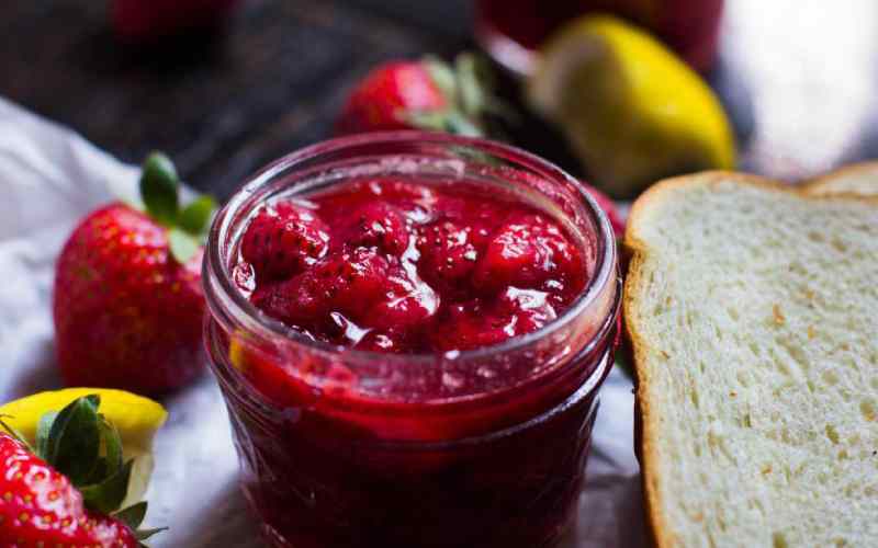 مربای توت فرنگی غلیظ؛ مناسب دیابت آنتی اکسیدان ویتامین (C K E)