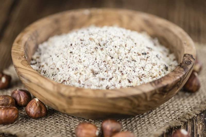 مغز فندق له شده؛ شکری پرکالری حاوی ویتامین B6 بسته (300 500) گرمی