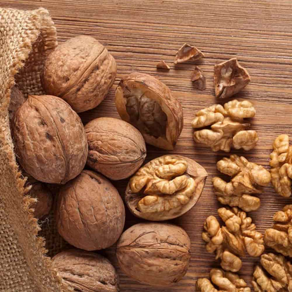 پوست گردو اصفهان؛ رنگ های طبیعی جرمگیری دندان رنگ سبز walnut